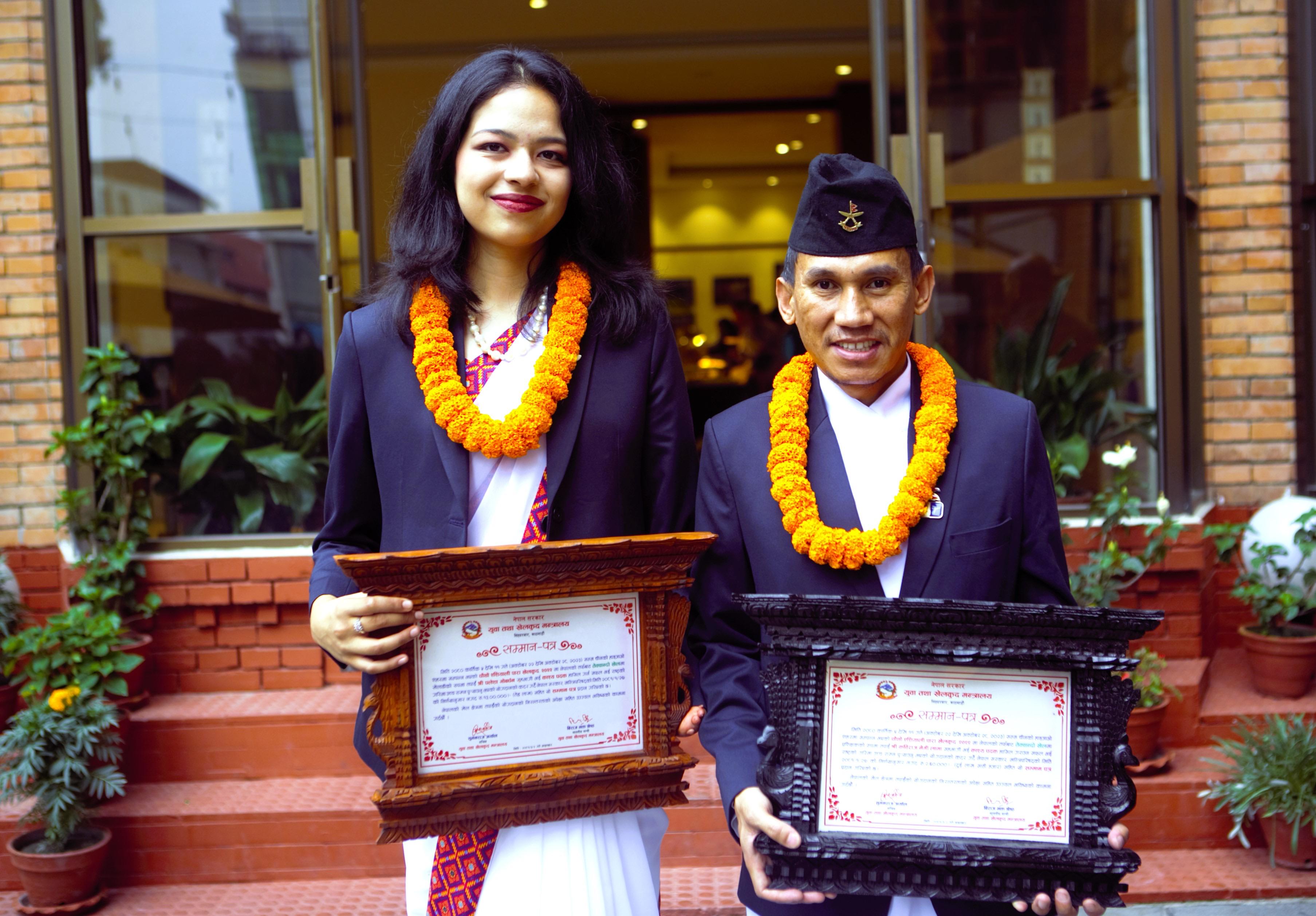 After winning a bronze medal in the 4th Asian Para Games, Palesha Goverdhan was honored with a letter of appreciation and a cash award